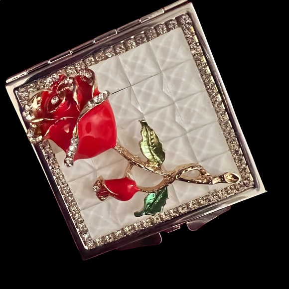 RED ROSE 🌹 MIRROR COMPACT EMBELLISHED WITH GORGEOUS CRYSTALS- - Picture 2 of 9